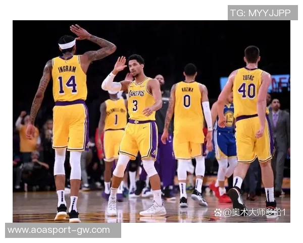 回顾14年前今日保罗加盟湖人的三方交易因篮球原因遭否决的背后故事